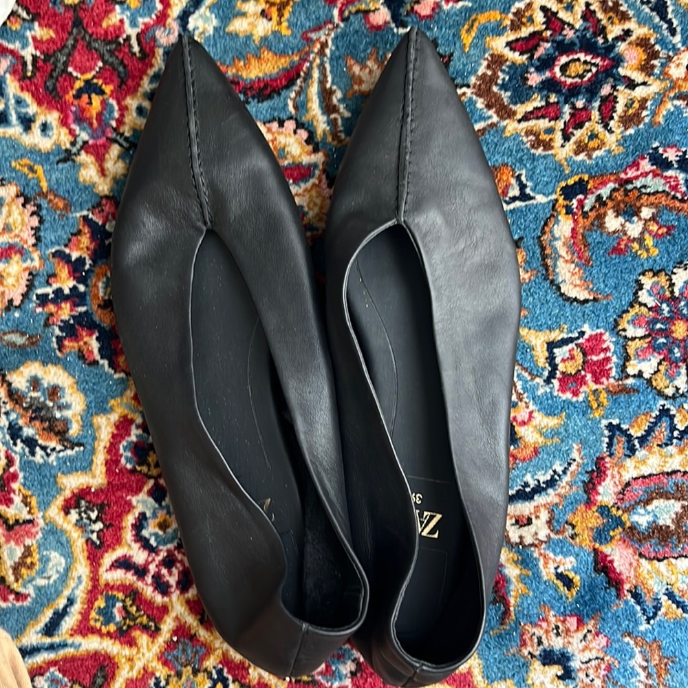 Zara leather flats— 39